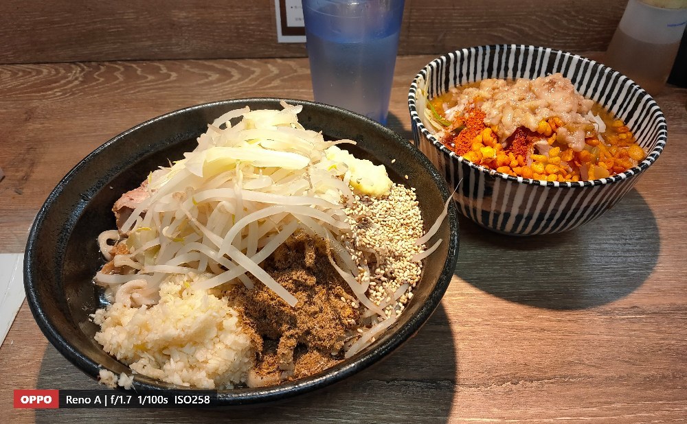 なにかのつけ麺!ニンニク多すぎるだろw