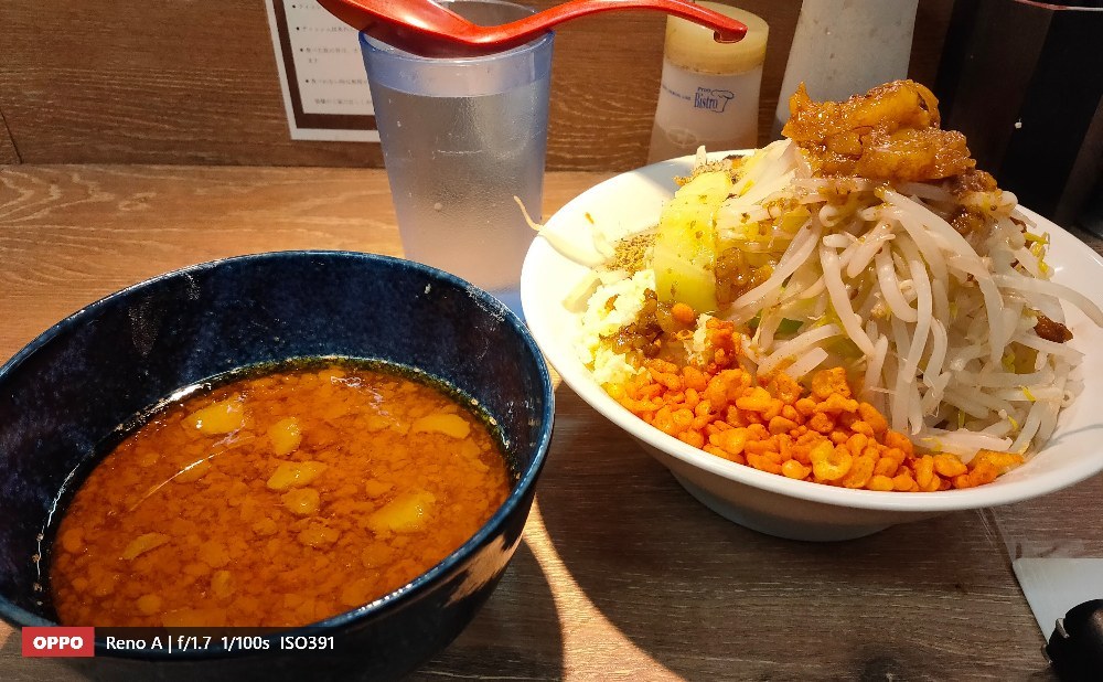 なんだこれは？つけ麺。
