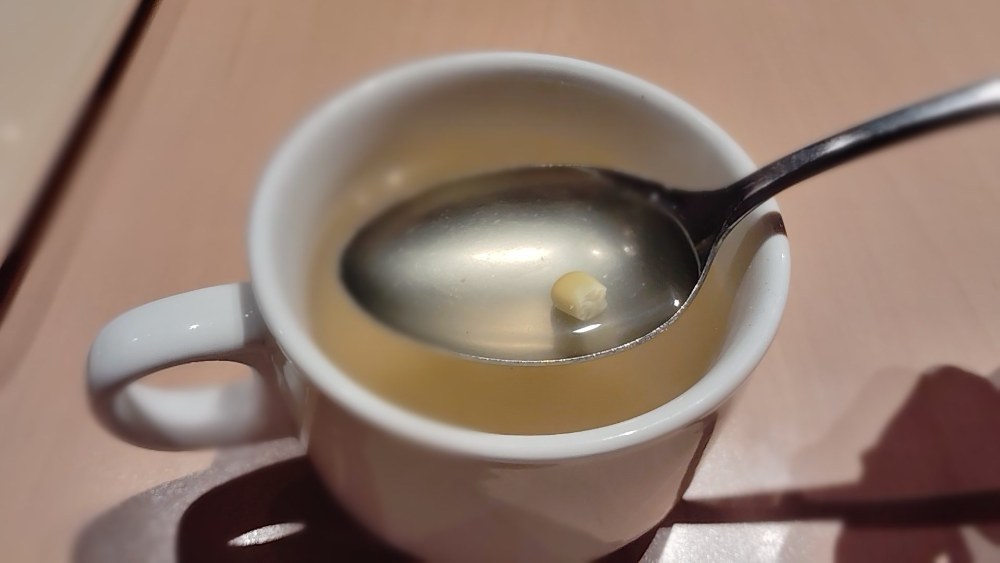 抜けた歯みたいですね