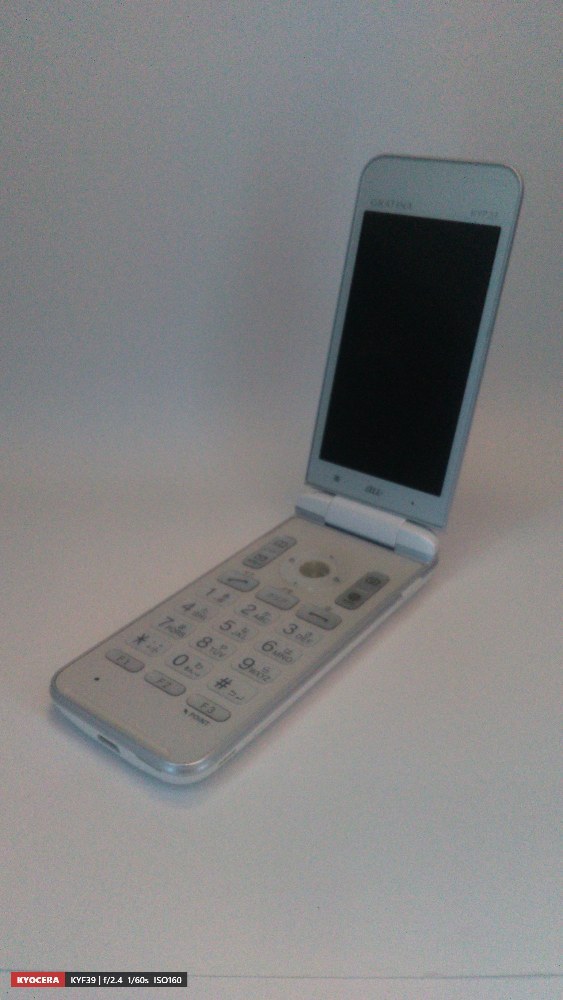 作例(「GRATINA KYF39」で「GRATINA KYF37」撮影)