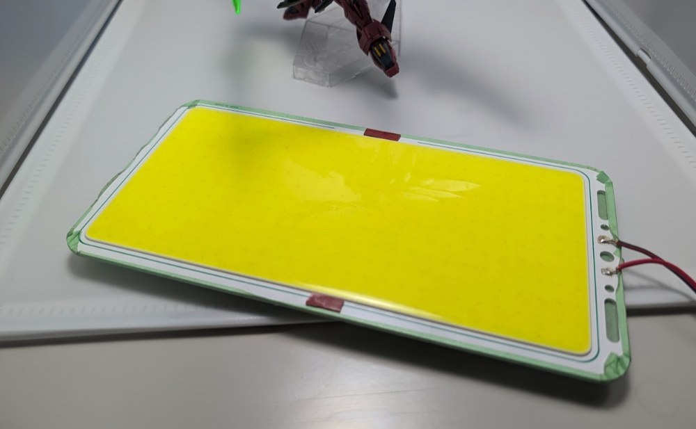 そこら辺に転がっていたCOBパネルライト