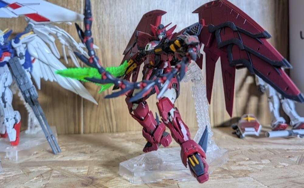 何も考えず、壁棚に飾ってあるガンプラ撮影