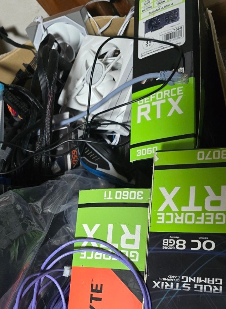 PCストレージボックス相変わらず散らかってるぜ…