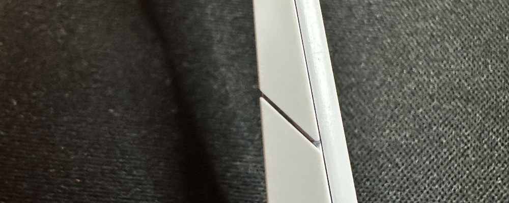 指で拭き取れば簡単に消えます。