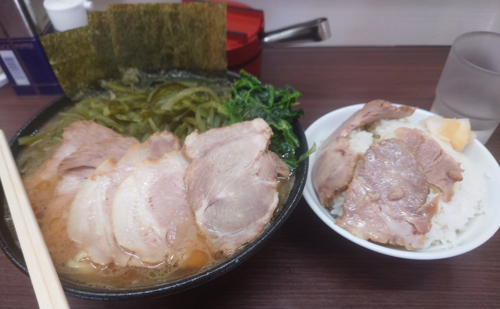 チャーシュー麺 大、ライス大、茎わかめ