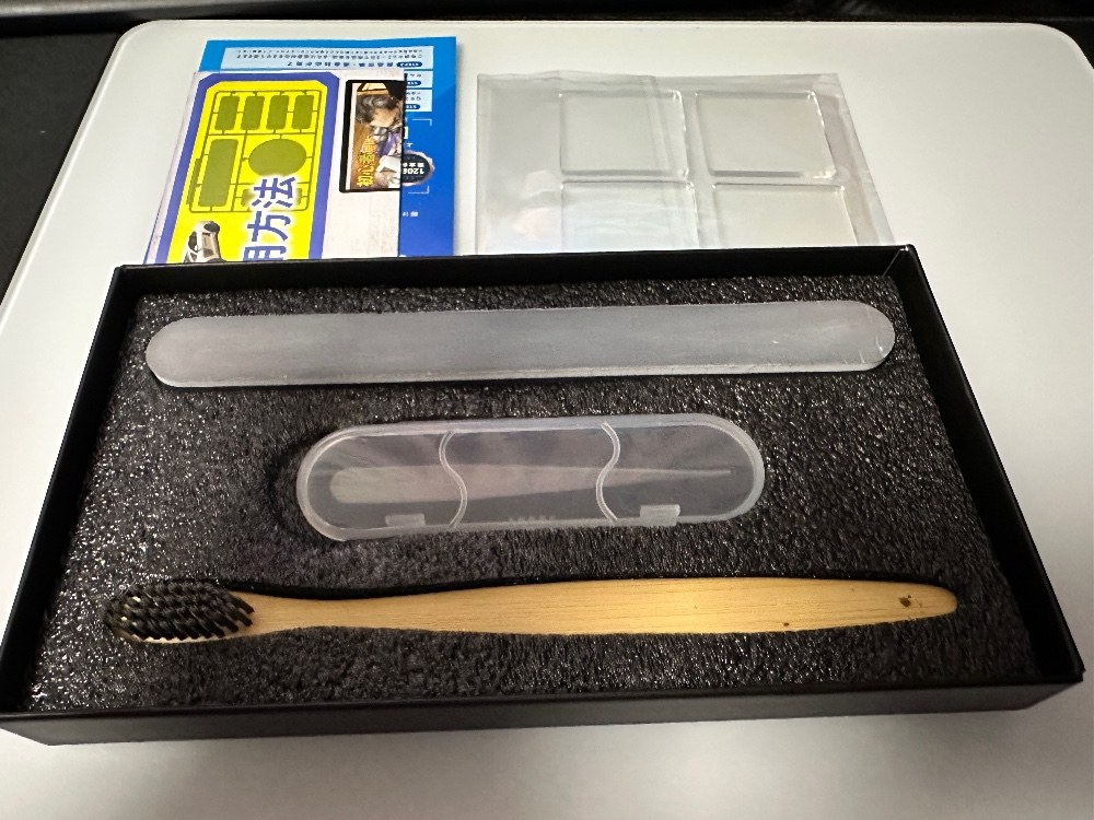 中身と付属品はこんな感じ