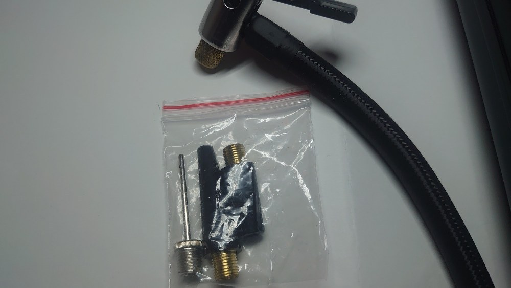 交換用バルブ付属
