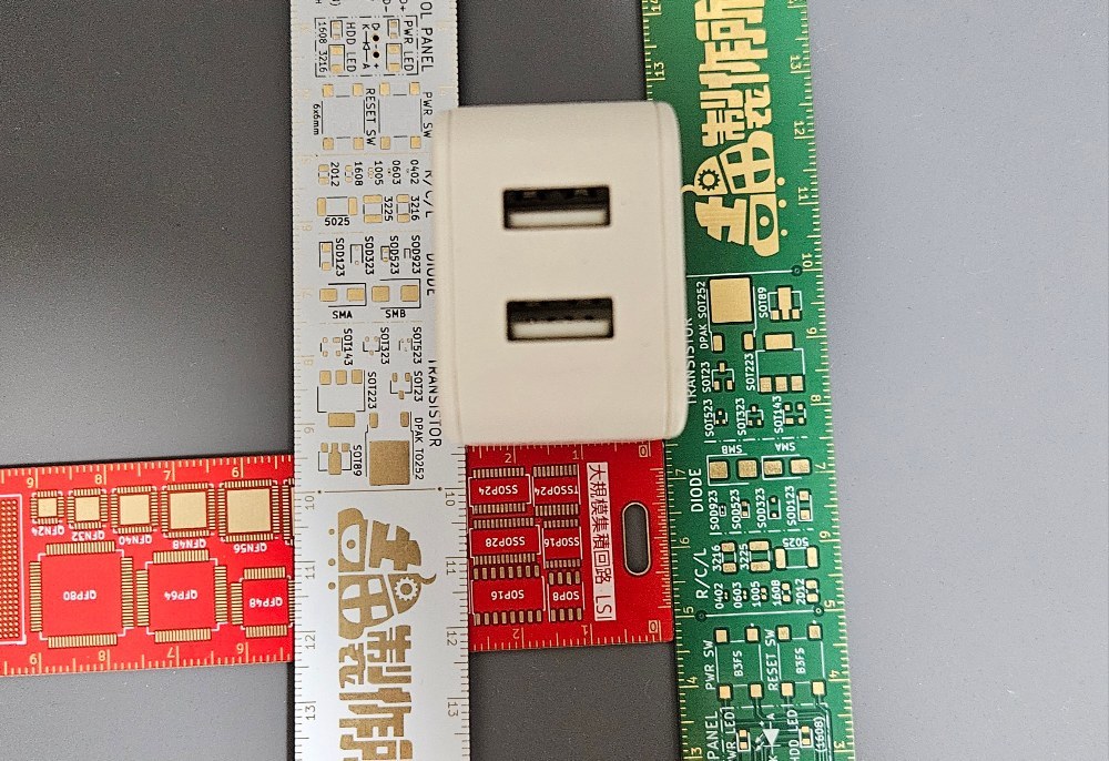 正直緑色の基盤定規が一番数字見やすい気がする