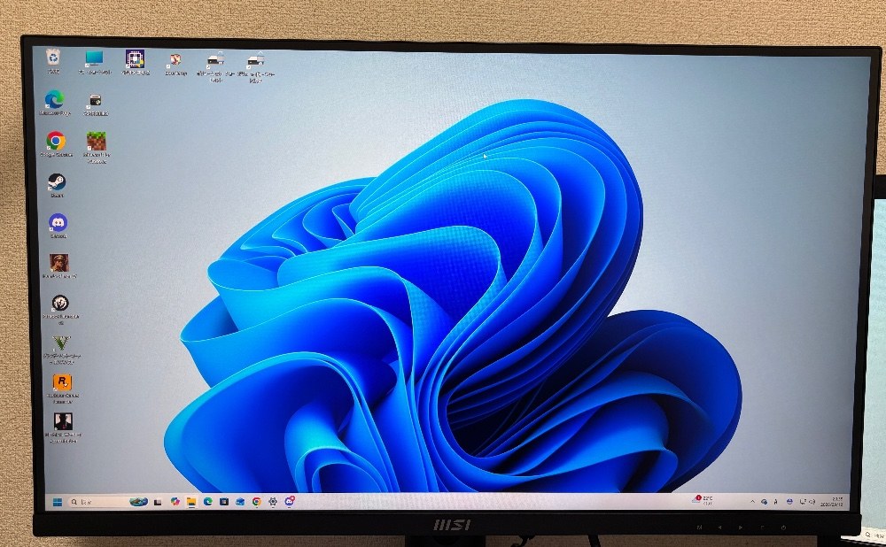 もちろんIPS液晶です