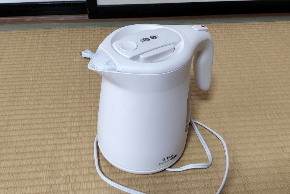 取っ手はとれません。