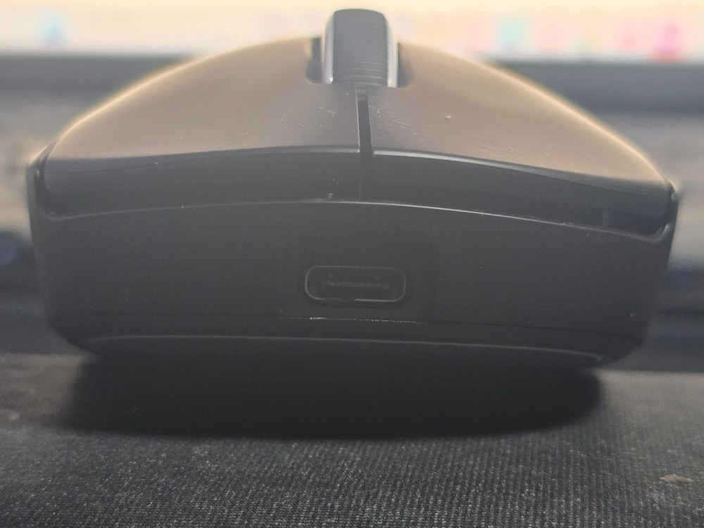 Superlight 2 前面 usb-c 部分