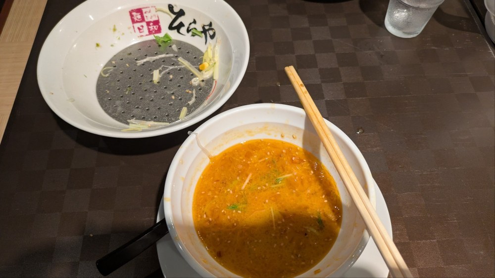 食べ方汚いのは許して...