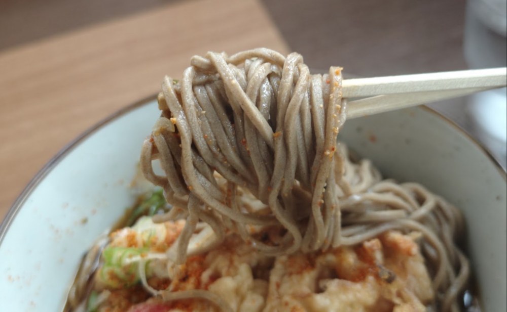 そばに意味があるか分からないけど麺上げ