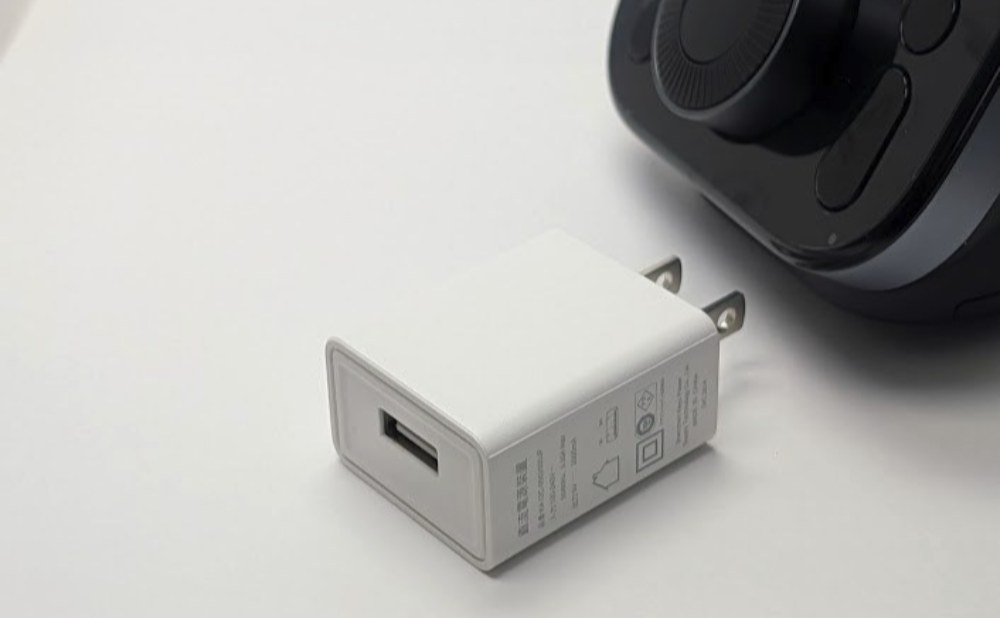 付属USB電源アダプタ
