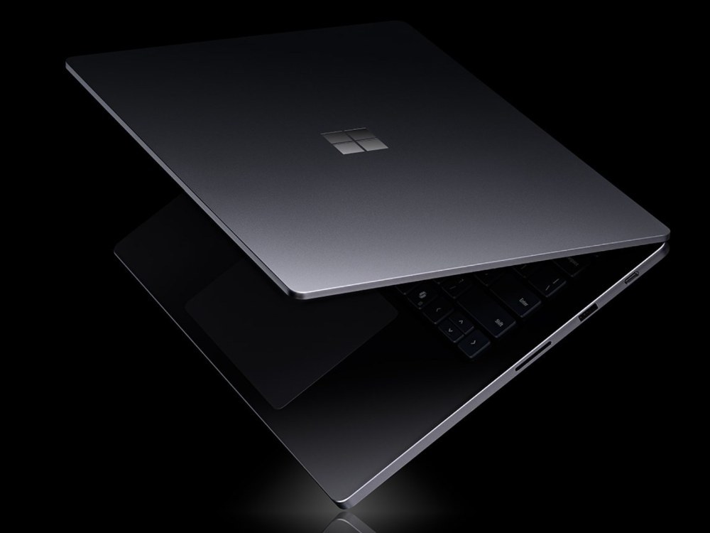 Surface OK。過去の機種もUSとJPでキーボード周りを作り分けていて好印象
