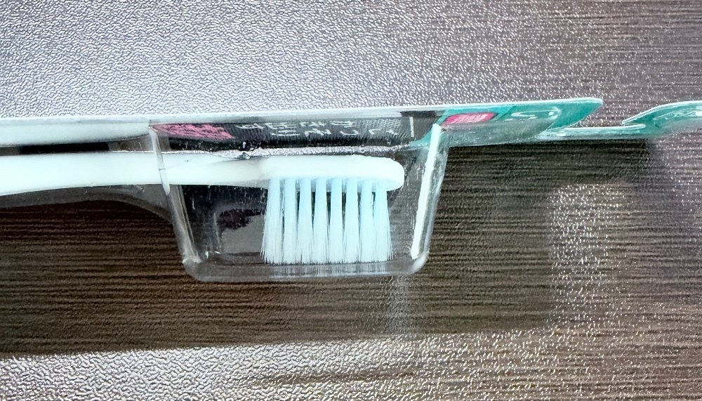 ヘッドは小さく、毛が細い