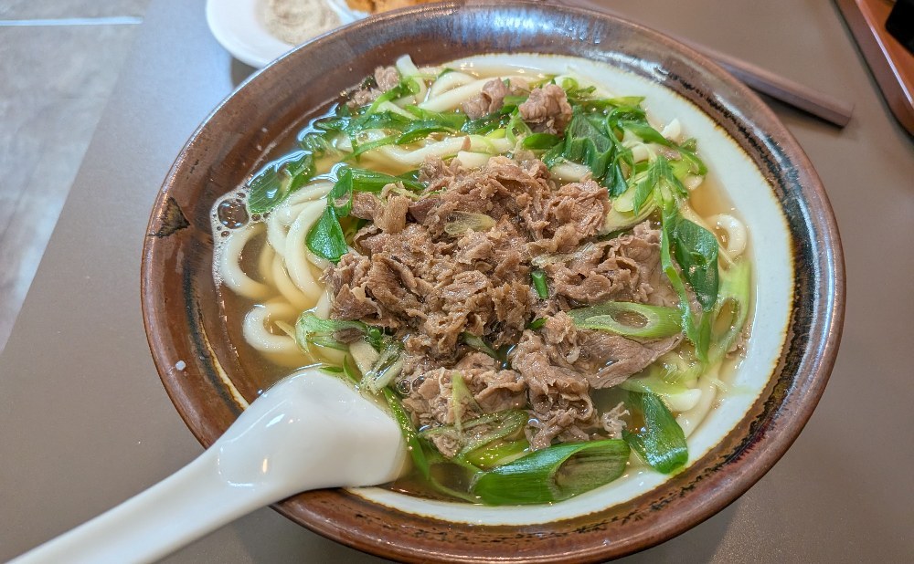肉うどん(大)、920円