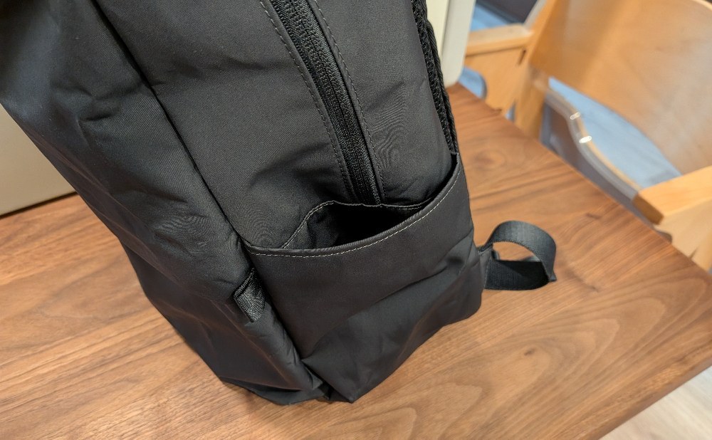 側面の縦型ポケット②