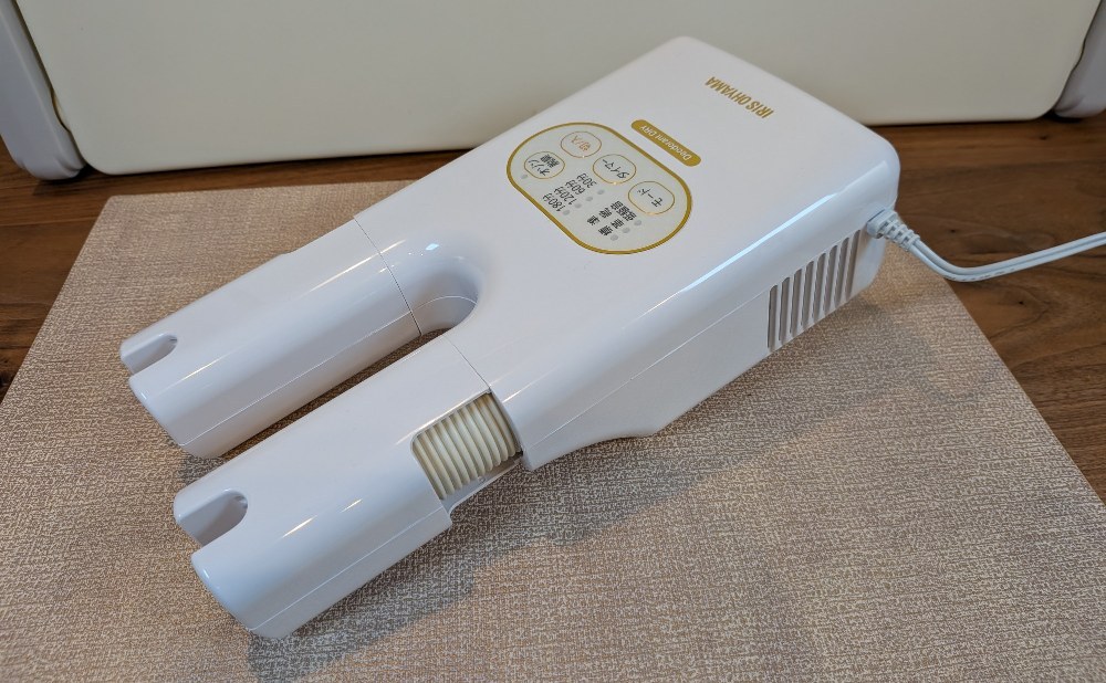 スタンドをたたんで、倒して使うこともできる