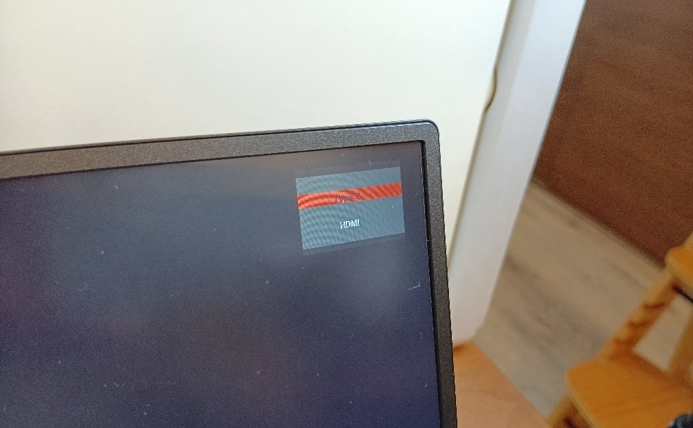 HDMIからUSB-Cへ切替え。見えにくくてすみません。