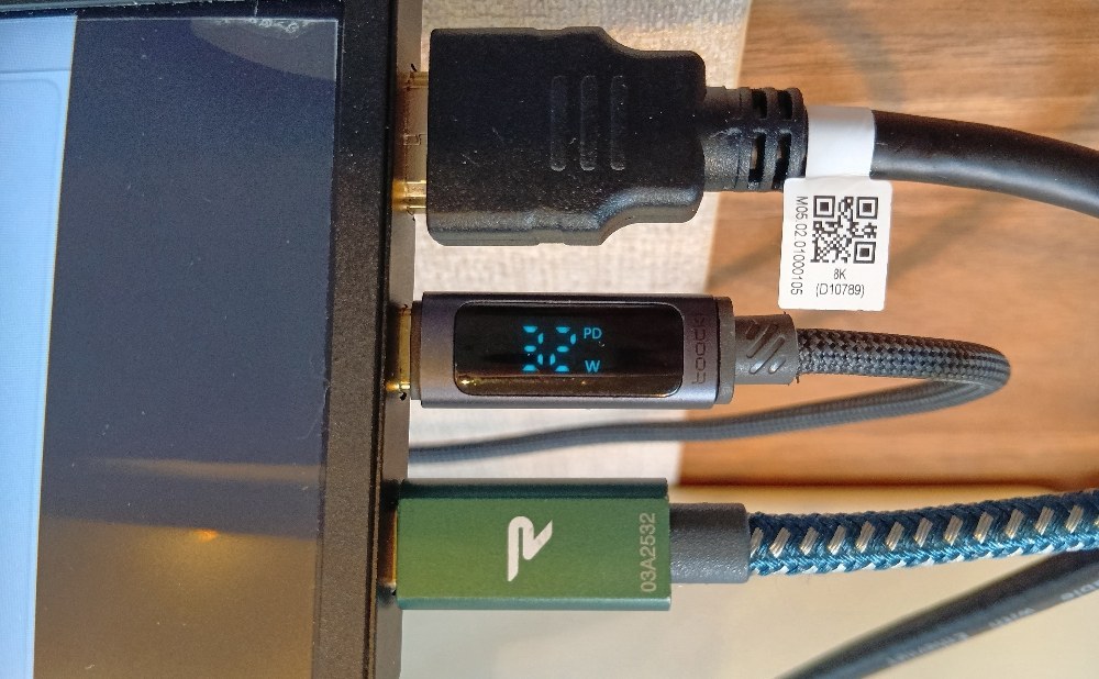 両方をつなげたときは消費電力が増加（32W）
