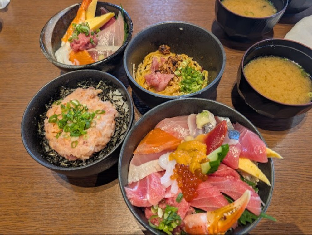 色とりどりの丼たち！