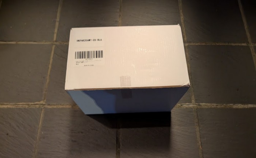 梱包箱に情報が全然ない・・・なんだこれは