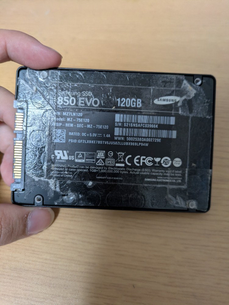 テープベタベタで届いた記憶。懐かしい。