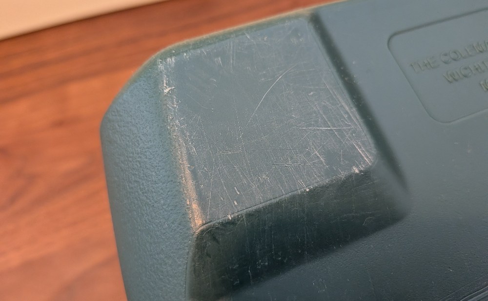 底面は結構キズが入る