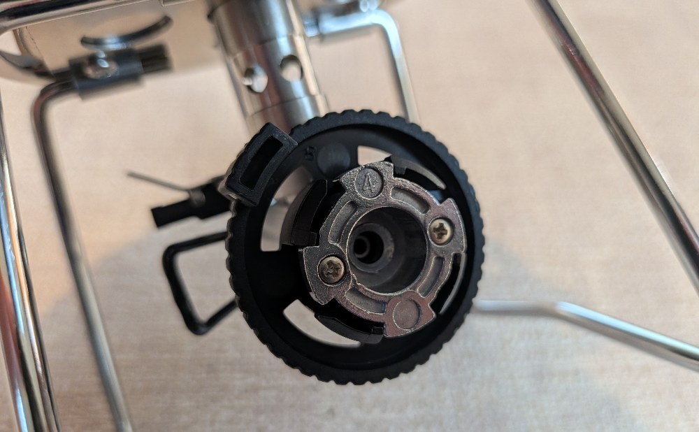 （普通の）カセットボンベの取り付け口