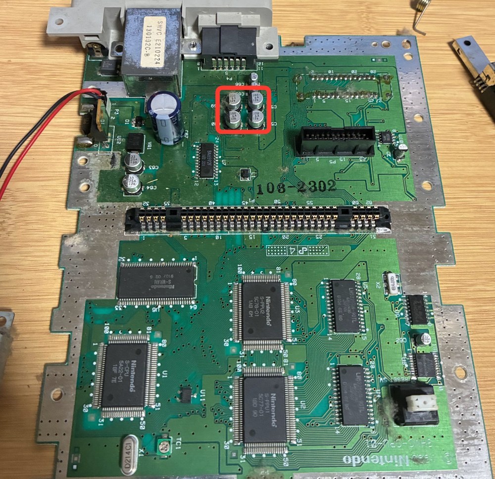 全体的に電子部品が大きいですね