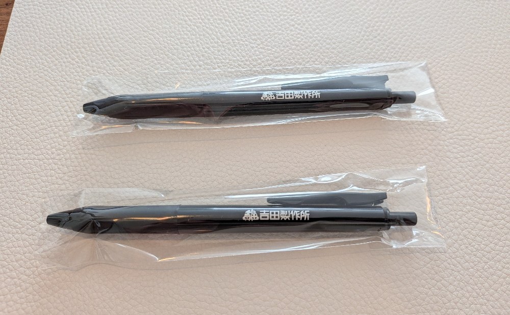 ボールペンまで2本入ってました!