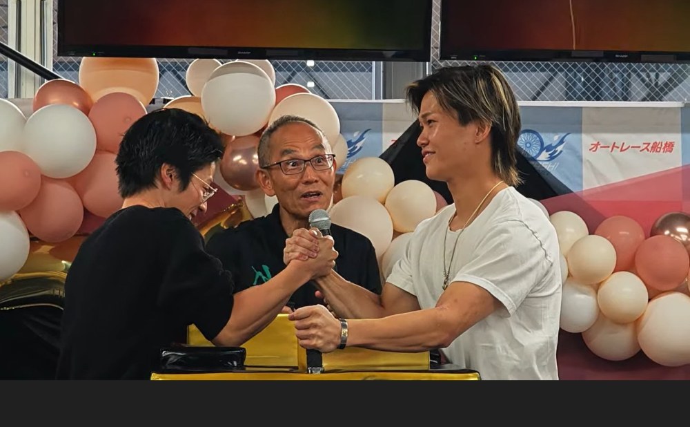 朝倉樹良選手vs角貝拓海選手の腕相撲対決！（動画を撮影したのでキャプチャで…）