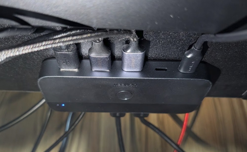 USBの根本にめっちゃ負荷かかっとるやんけ
