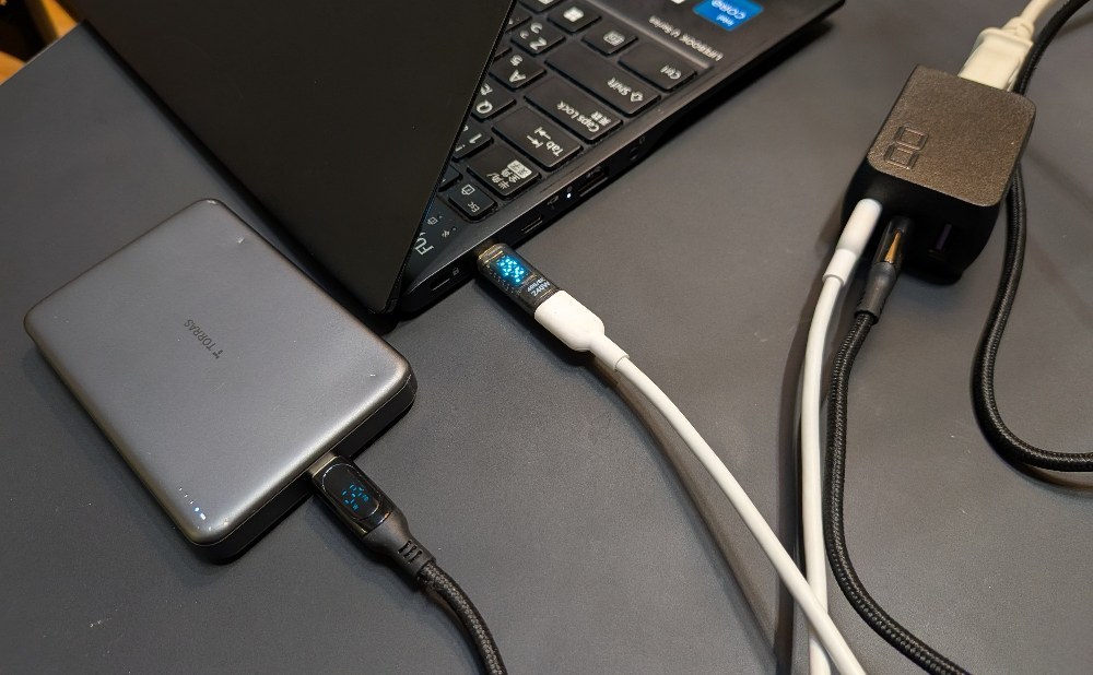C1のノートPCは15.4W、C2のモバイルバッテリーは19W給電