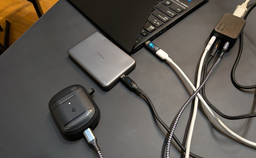 C1のノートPCは18.1W、C2のモバイルバッテリーは7W給電