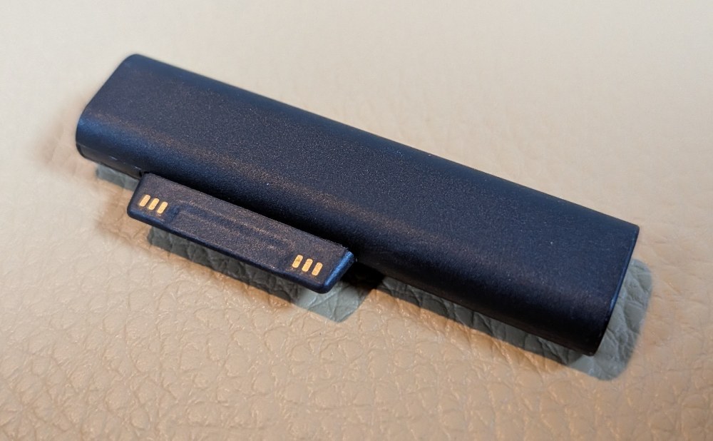 USB-C to Surface 変換アダプター
