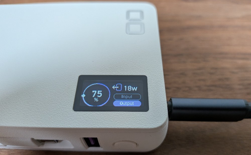 モバイルバッテリーのアップ（18W）