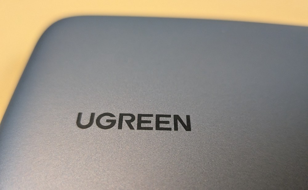 UGREENのロゴ印字
