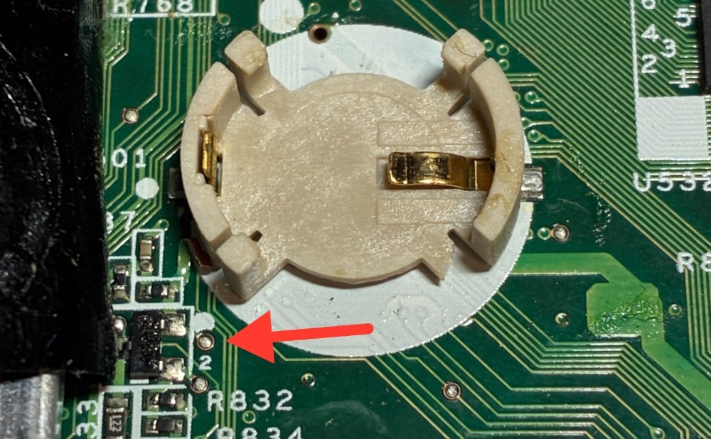 実物はもっとちっさい(電池が直径1.2cmくらい)