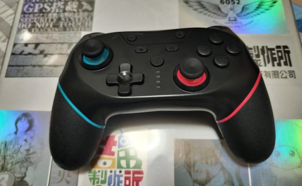 恐らくSWITCH用の非純正ワイヤレスゲームパッド