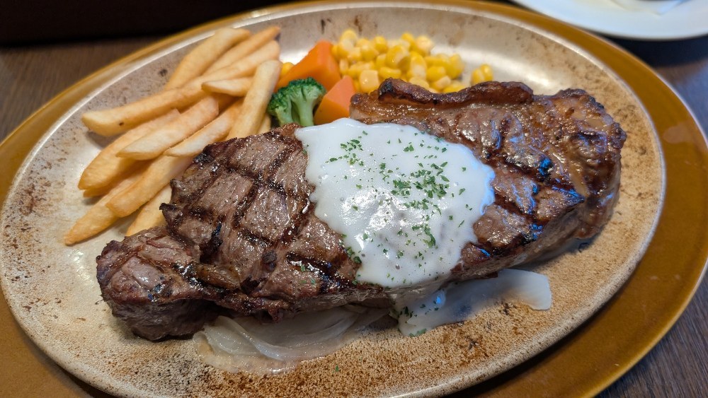 ロイヤルホストでワンポンドステーキを食す