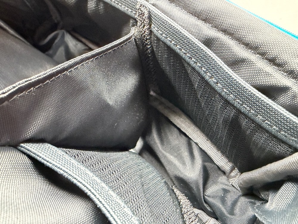 マジックテープでとめる